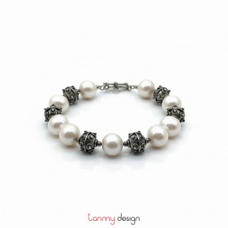 Vòng tay ngọc trai to phối bi bom bạc khuy thanh ngang 